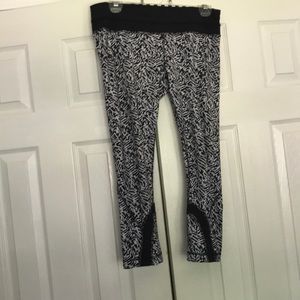 LuluLemon Cropped Pants
